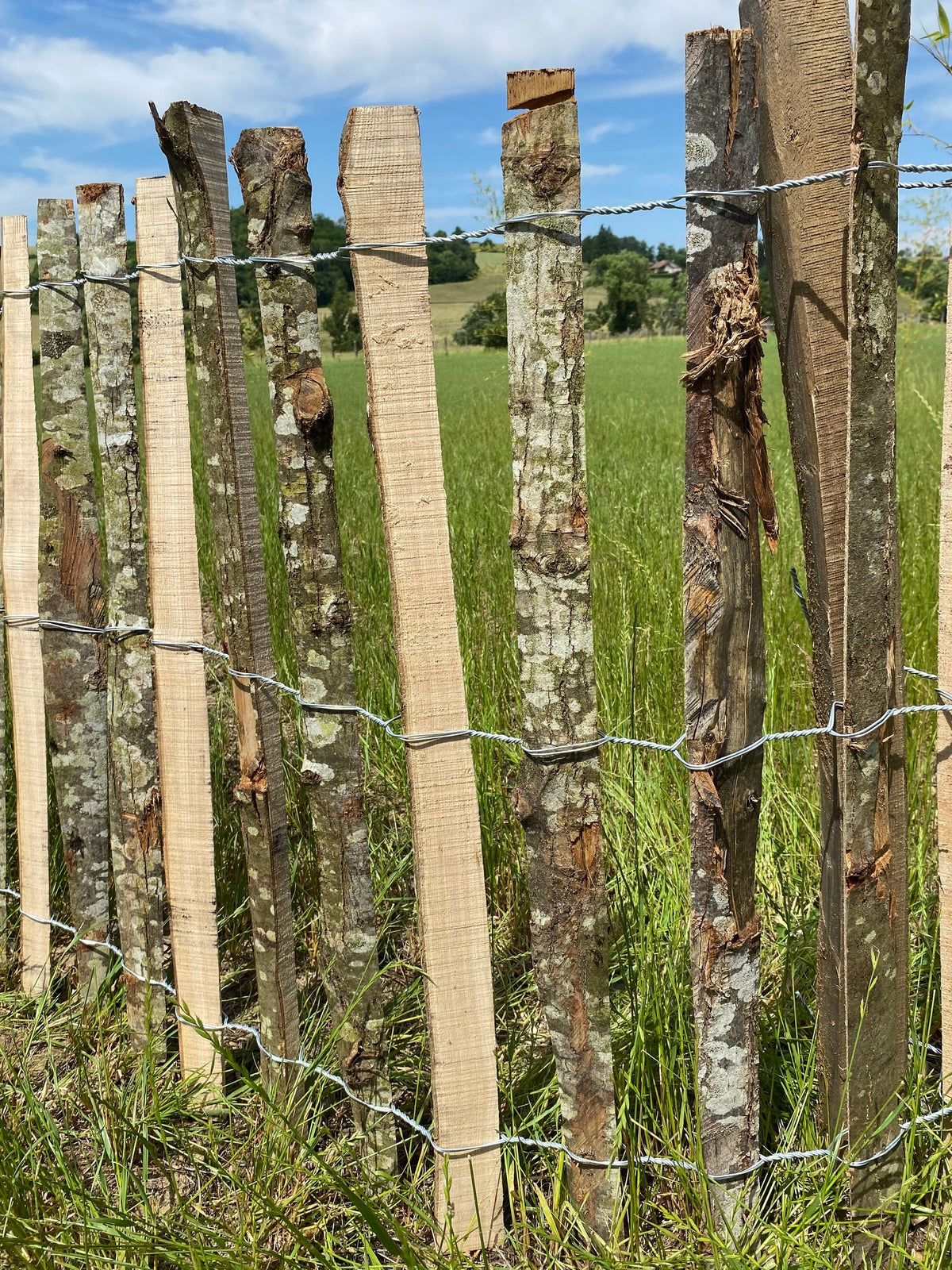 Ganivelle sciée non écorcée en châtaignier – Clôture naturelle