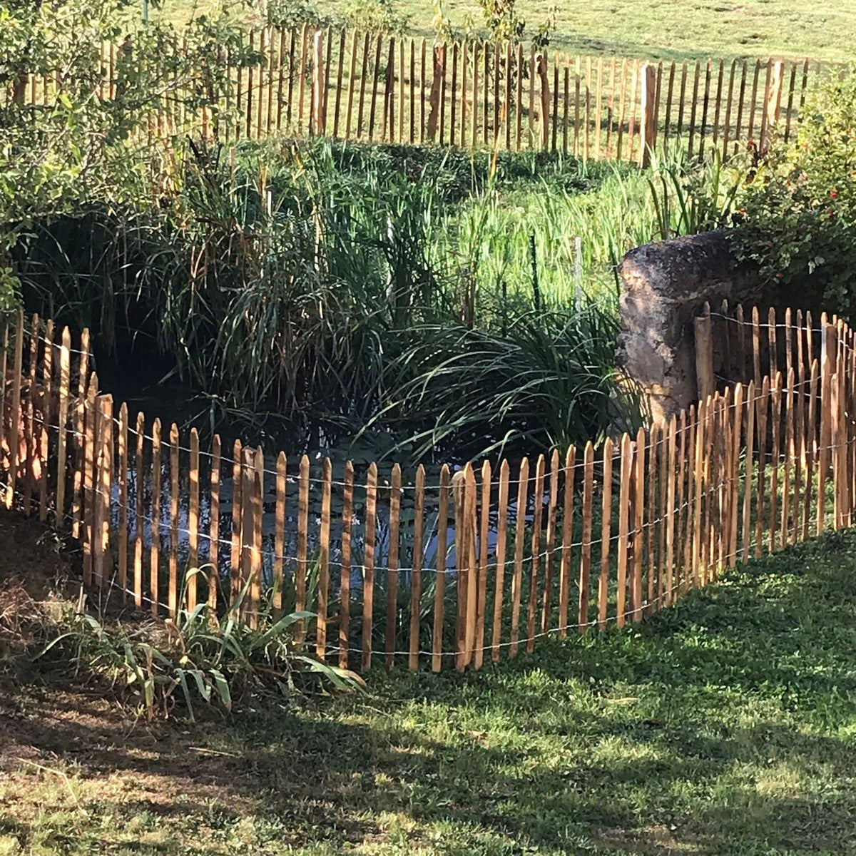 Ganivelle fendue à la main en châtaignier
